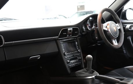 Porsche 911 Carrera S - Sensational Manual Coupe 4