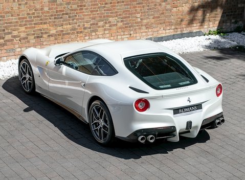 Ferrari F12 Berlinetta 9