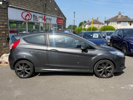 Ford Fiesta ST-LINE 8