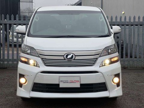 Toyota Vellfire GOLDEN EYES II V6 2