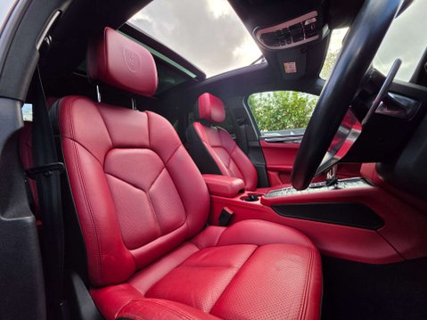 Porsche Macan 3.0 Macan S D Semi-Auto 4WD 5dr 36