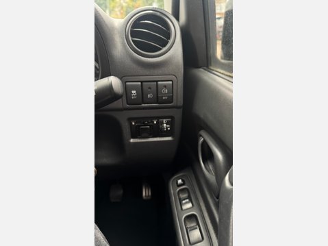 Suzuki Jimny SZ3 11