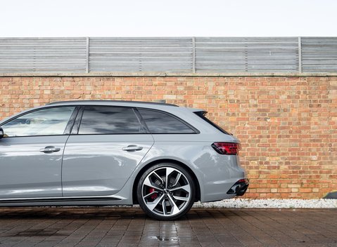 Audi RS4 Avant 29