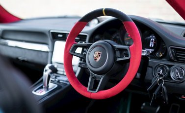 Porsche 911 (991) GT2 RS 11