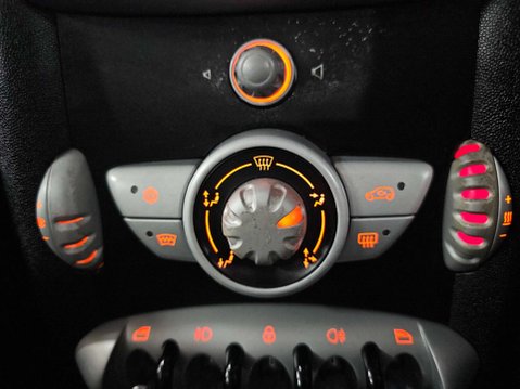 Mini Hatch 1.6 Cooper 3dr 58