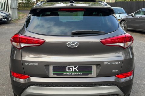 Hyundai TUCSON CRDI PREMIUM SE - 2 OWNERS - 10 HYUNDAI SERVICES  8