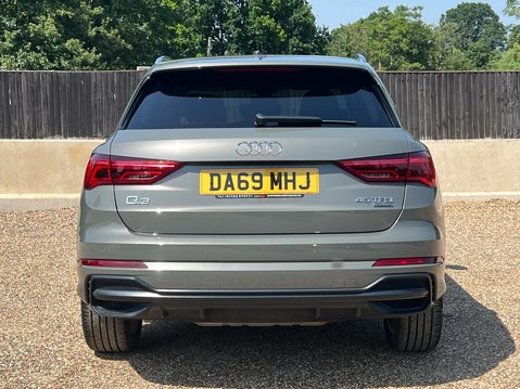 Audi Q3 TFSI QUATTRO S LINE 8