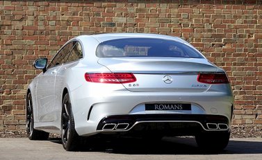 Mercedes-Benz S Class S63 Coupe 23