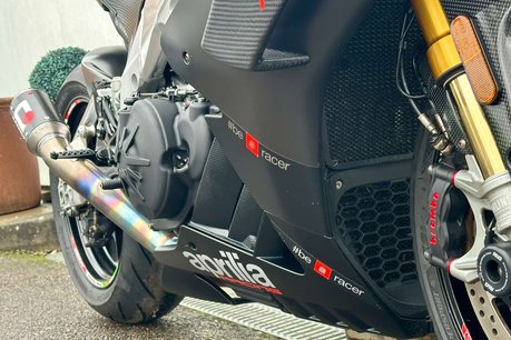 Aprilia RSV 1.1 RSV 4 1100 Factory 38