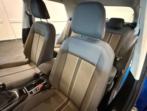 Volkswagen T-Roc 1.0 T-Roc SE TSi 5dr 54