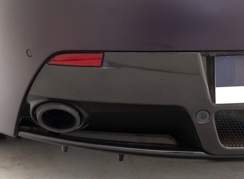 Aston Martin Vantage S V12 30