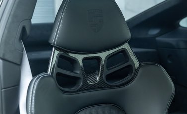 Porsche 911 GT3 TOURING (992) 15