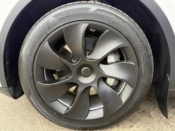 Tesla Model Y (Dual Motor) Long Range SUV 5dr Electric Auto 4WDE (384 bhp) 17