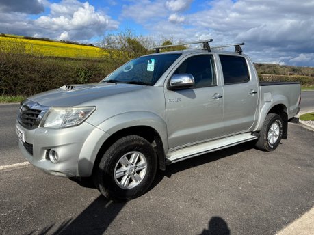 Toyota Hilux Icon 4X4 D-4D Double Cab Pickup - Sat Nav / Air Con / Rear Camera