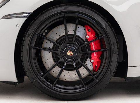 Porsche 911 CARRERA GTS (992) 21