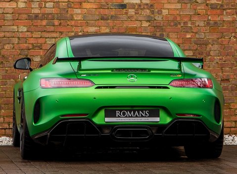 Mercedes-Benz AMG GT R 3