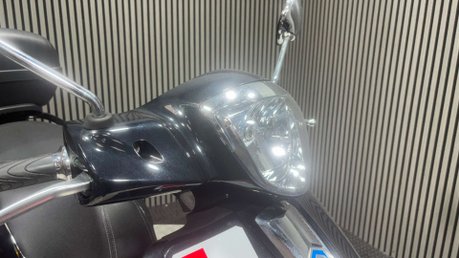 Piaggio Liberty 2021 1 OWNER ONLY 1200 MILES TOP BOX 125CC SCOOTER BIKE 24