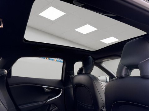 Volvo V40 2.0 D3 R-Design Nav Plus Euro 6 (s/s) 5dr 9