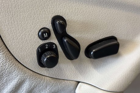 Mercedes-Benz CLK 3.2 CLK320 Elegance Coupe 2dr Petrol Automatic (250 g/km, 215 bhp) 69