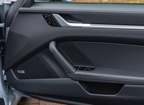 Porsche 911 Carrera 4S (992) 21