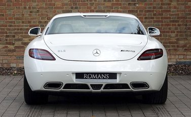 Mercedes-Benz SLS AMG 7