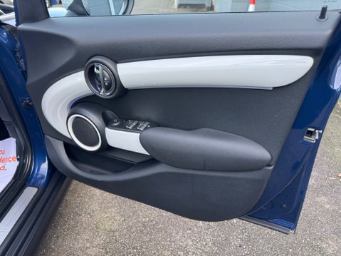 Mini Hatch COOPER 9