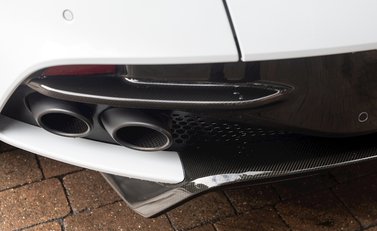 Aston Martin DBS Superleggera 29