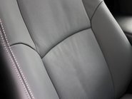 Land Cruiser Commercial 8