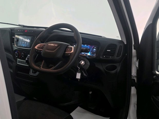 Iveco Daily Daily 35C14 Diesel 2.3 High Roof Business Van 4100L WB Hi-Matic 10
