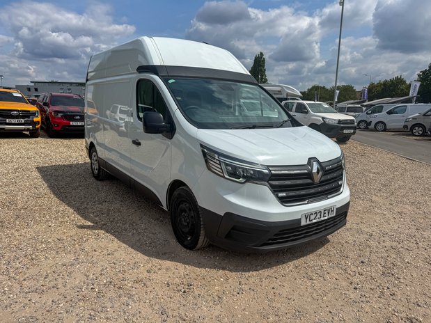 Renault Trafic LWB L2H2 [SOLD MT] High Roof Business LL30 Air Con Sensors Cam EURO 6 4
