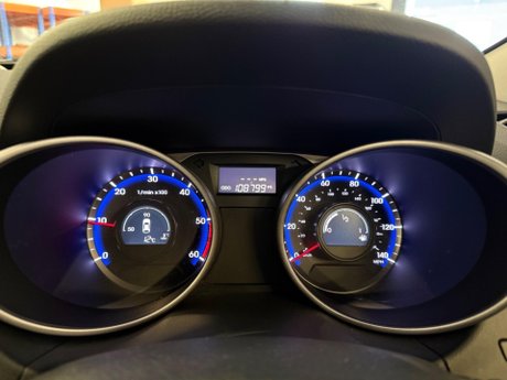 Hyundai ix35 1.7 CRDi SE Euro 5 (s/s) 5dr (Nav) 29