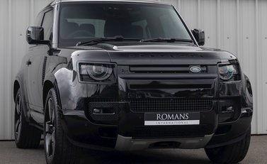 Land Rover Defender V8 1