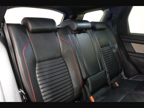 Land Rover Discovery Sport 2.0 D180 MHEV R-Dynamic SE Auto 4WD Euro 6 (s/s) 5dr 33