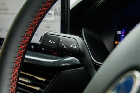 Ford Focus ST-LINE VIGNALE MHEV 18