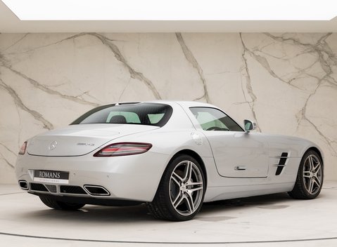 Mercedes-Benz SLS AMG 9