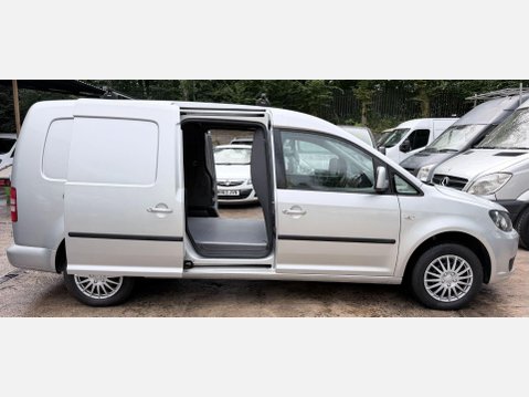 Volkswagen Caddy Maxi 1.6 TDi C20 Maxi Trendline Panel Van 5dr Diesel Manual FWD (152 g/km, 101 b 9