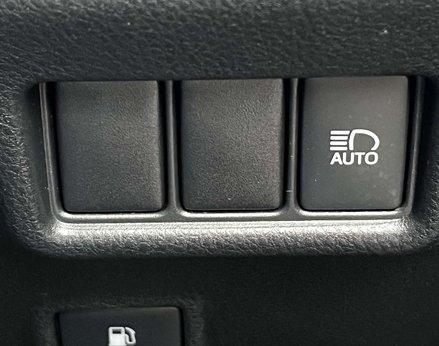 Toyota C-HR 1.8 C-HR-Dynamic HEV CVT 5dr 62