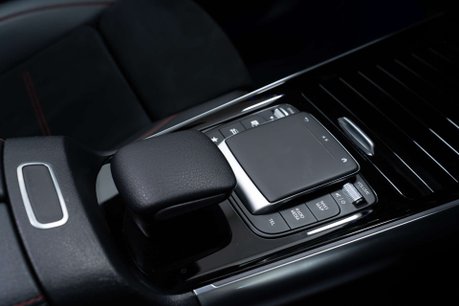 Mercedes-Benz GLA 2.0 GLA220d AMG Line (Premium Plus) SUV 5dr Diesel 8G-DCT 4MATIC Euro 6 (s/ 30