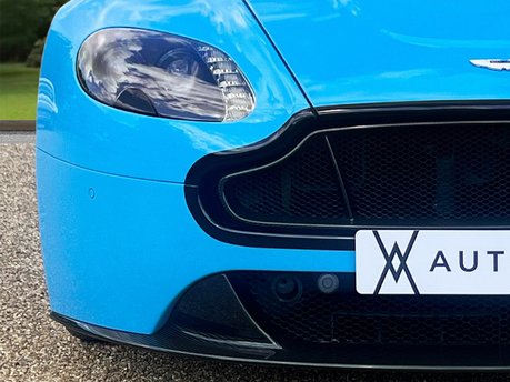 Aston Martin Vantage S V12 17
