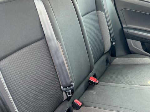 Volkswagen Polo LIFE TSI DSG 39