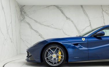 Ferrari F12 Berlinetta 25