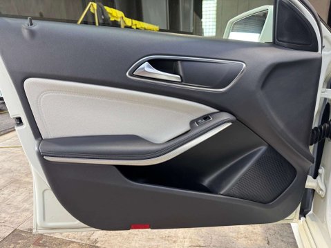 Mercedes-Benz A Class 1.6 A 160 SE 5dr 69