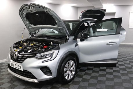 Renault Captur ICONIC TCE