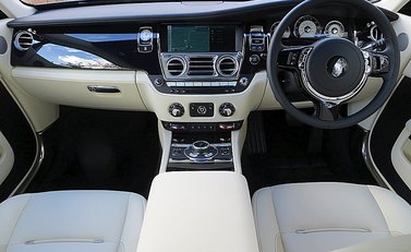 Rolls-Royce Wraith 6