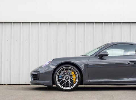 Porsche 911 Turbo S (991.2) 28