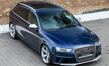 Audi RS4 Avant 8
