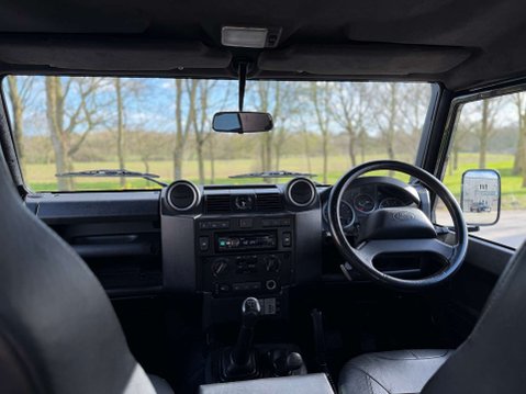 Land Rover Defender 2.2 Defender 90 XS Hard Top TD 4WD 27