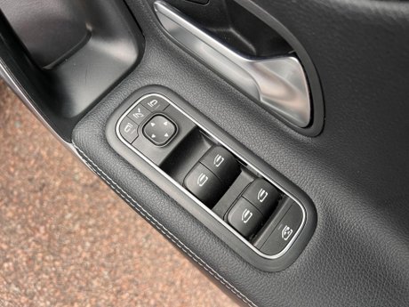 Mercedes-Benz A Class 1.3 A180 Sport (Executive) 7G-DCT Euro 6 (s/s) 5dr 41