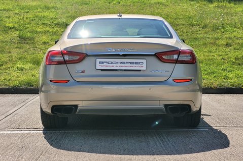 Maserati Quattroporte GTS 8
