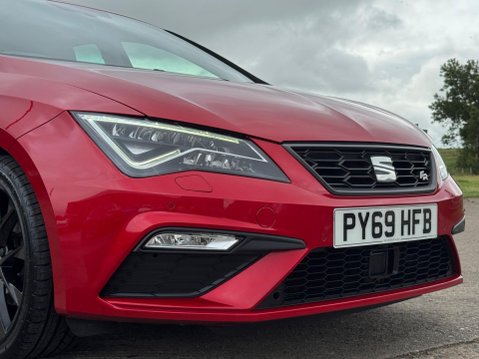SEAT Leon 1.5 TSI EVO FR Black Edition Euro 6 (s/s) 5dr 7